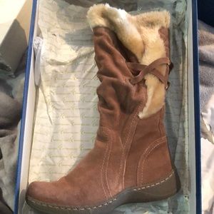 BareTraps winter boots